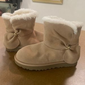 Ugg classic twist mini boot in beige like new
